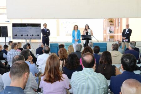 Torrent se convierte en centro de debate sobre la estrategia y futuro de la empresa familiar valenciana