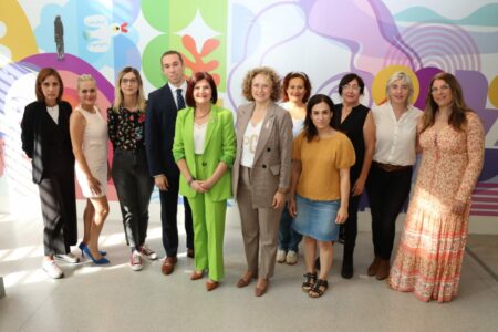 La Casa de la Dona presenta su nueva imagen y talleres