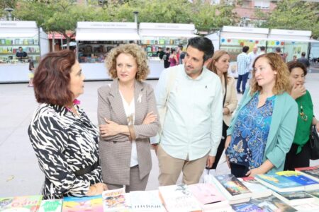 Torrent abre su 50 Feria del Libro en la Pl. Unió Musical