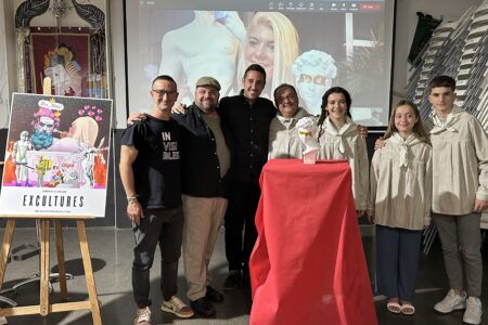 La Falla Cronista plantará la primera falla diseñada por Marina Salazar «No Queda Tinte» de la mano de Estudio Chuky.