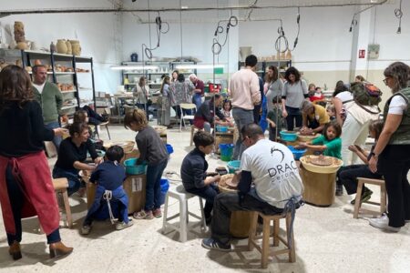 AECC de Torrent organiza una jornada en AVEC Manises que recauda 4.000 euros para la lucha contra el cáncer infantil