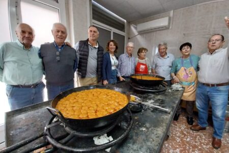 Gachas en la semana cultural de la asociación de Castilla La Mancha en Torrent