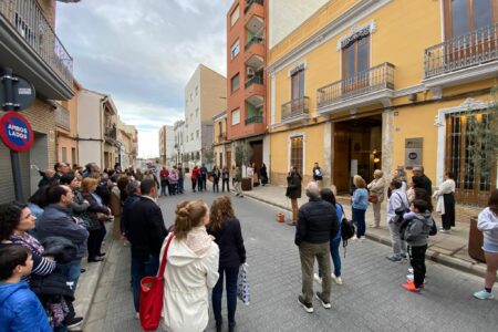 Más de 100 participantes en la ruta teatralizada por el “Torrent Modernista”