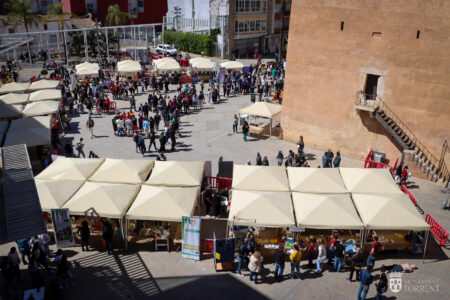 Torrent celebra con éxito la III Feria de Formación Profesional y Empleo con una gran afluencia de jóvenes