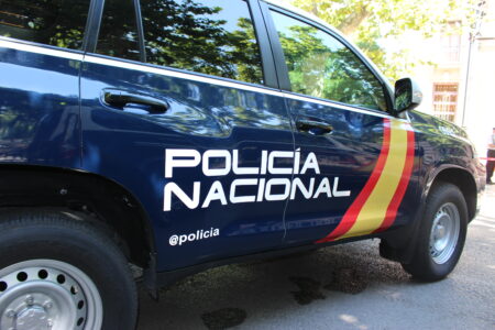 En prisión tras atracar dos establecimientos de Torrent con un cuchillo