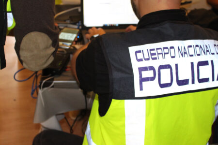 La Policía Nacional forma a los torrentinos para protegerse frente a ciberdelitos