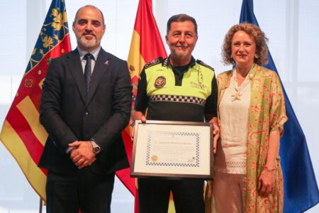 Torrent celebra la Junta Local de Seguridad y homenajea al Comisario Jefe de la PLT
