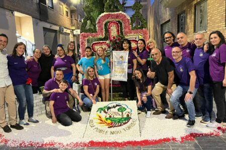 La falla Poble Nou, la falla Avinguda y el Grupo Juvenil Francesco del Colegio la Purísima triunfadores del Concurso de Cruces de Mayo “Raquel Pérez Villa”