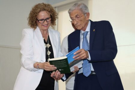 Una tarde de homenaje a Salvador Fernández Calabuig y su contribución a Torrent y la economía valenciana