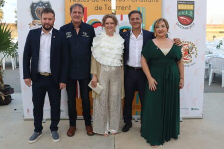 Torrent celebra la cena de capitanías que marca el inicio de las fiestas de Moros y Cristianos