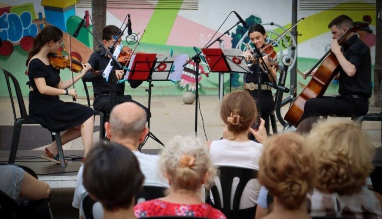 MÚSICA A LA FRESCA (2)