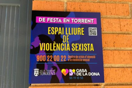 Las casernas y kábilas de Moros y Cristianos de Torrent se convierten en “Espacios Libres de Violencia Sexista”