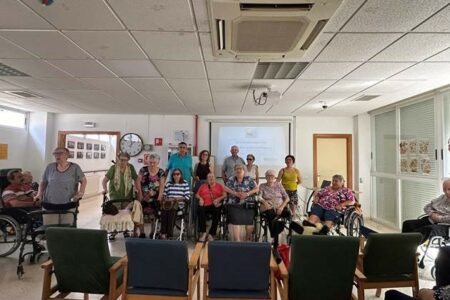 La Casa de la Dona realiza una charla sobre consentimiento en relaciones de pareja en la Residencia La Marxadella