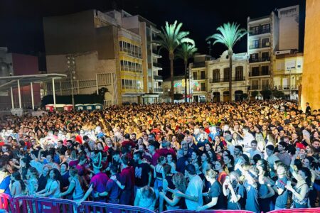 Torrent vibra con las orquestas a los pies de la Torre
