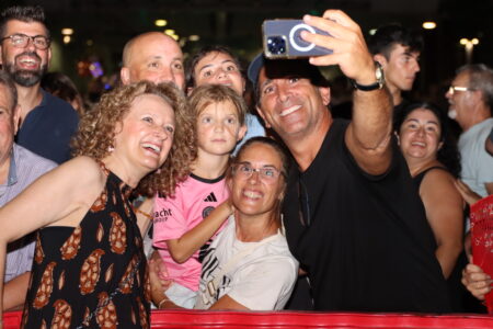 “Alcaldesa ¿nos podemos hacer un selfie contigo?”