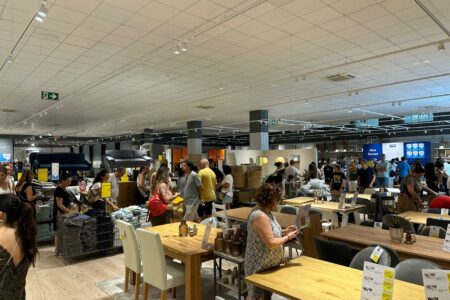 Exitosa apertura de la nueva tienda de JYSK en Torrent con descuentos de hasta un 75%