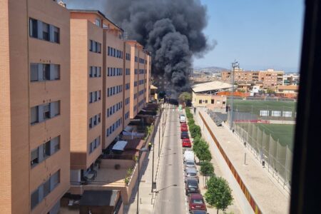 Un incendio genera alarma junto al Campo Sant Gregori