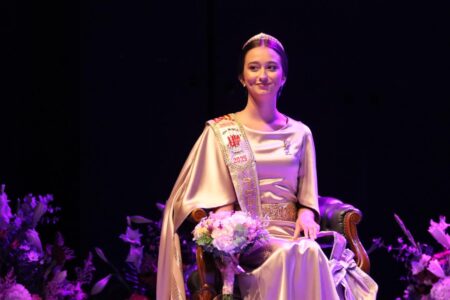 La Unió Musical de Torrent exalta a su musa, Lucía Mora Molina
