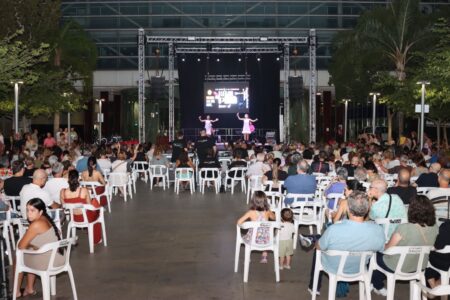 Torrent se despide de ‘A la Lluna de Torrent’ con un emotivo concierto y un mes lleno de actividades