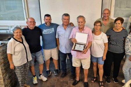 La AAVV El Pantà rinde homenaje a Luis Mora por sus 30 años dedicados a El Pantano