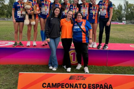El equipo sub14 femenino del CA Torrent, terceras de España en el Campeonato de Alcobendas