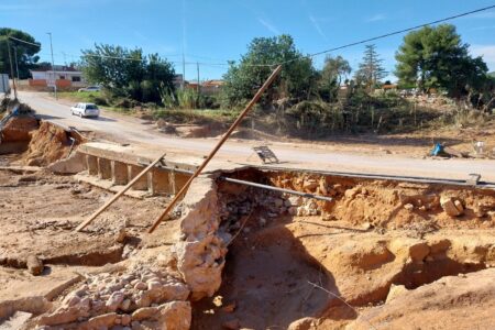 El Ayuntamiento de Torrent trabaja en la reconstrucción de la entrada a la Urbanización El Pantano