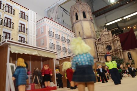 Torrent inaugura una espectacular exposición de belenes en l’Espai SantGregori