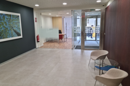 Sabadell habilita en Torrent un centro de proximidad para atender a afectados por la DANA