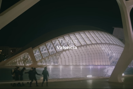 El Colegio El Vedat participa en el Villancico ‘Luz en la oscuridad’ con el que se rinde homenaje a todos los damnificados por la DANA