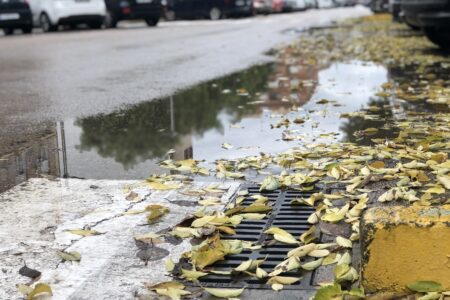 Torrent recibe el 2025 con lluvia y pone fin a un 2024 seco