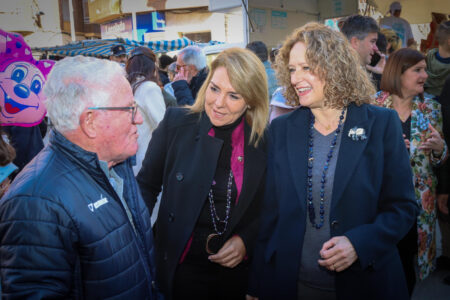 Camarero anima a los vecinos de Torrent a disfrutar de sus tradiciones en la Fira de Sant Blai «para avanzar y superar el dolor que ha dejado la dana»