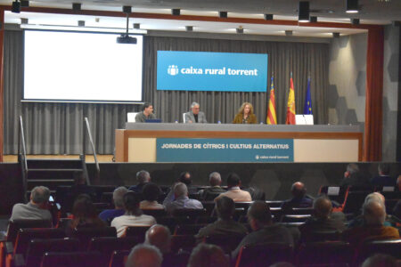 Cerca de un centenar de profesionales participa en las ‘Jornadas de Cítricos’ de Caixa Rural Torrent