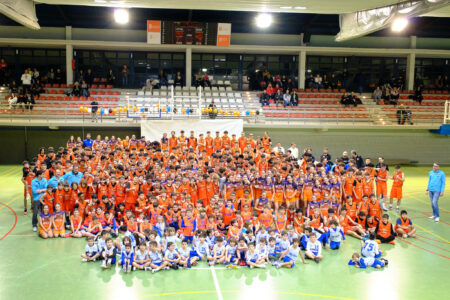 El básquet torrentino sigue creciendo: Presentación de los equipos de escuela del Nou Bàsquet Torrent y la Unió Bàsquet Femení