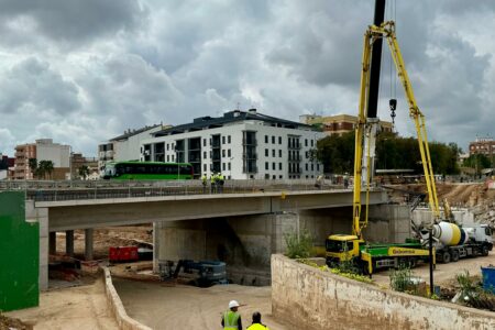 La Generalitat anuncia que la construcción de la estructura del puente del metro finalizará en marzo