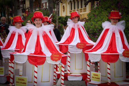 Torrent da inicio a sus Fallas con la Cabalgata del Ninot Infantil
