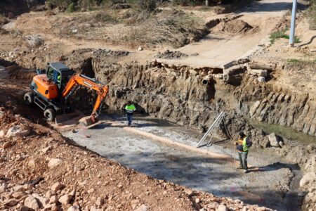 Avanzan las obras del paso sobre el barranc de l’Horteta en la Font de la Teula