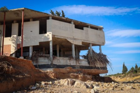 La DANA de 2024 destruye el albergue infantil de Jesús Ros, nunca inaugurado en la Lloma de Birlet