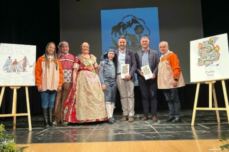 La Falla Poble Nou presenta su llibret centrado en la sostenibilidad