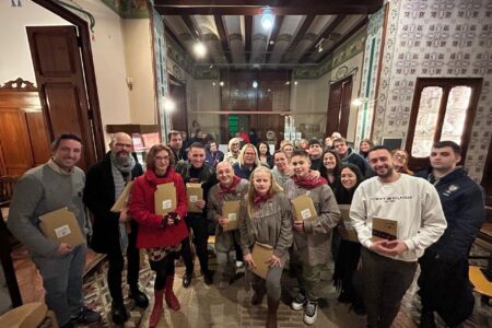 Tres fallas de Torrent premiadas por Consellería por fomentar el uso del valenciano en sus llibrets