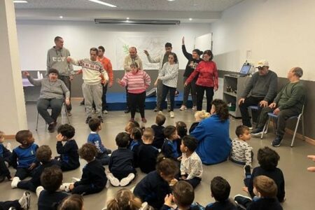 Caixa Rural Torrent apoya la escuela infantil de Casa Caridad