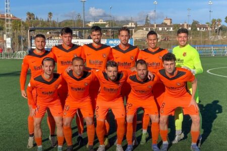 El Torrent CF sigue invicto en 2025 tras lograr un punto con sabor agridulce en Badalona