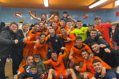El Torrent vence al Terrassa y se mete en la lucha por el ascenso 