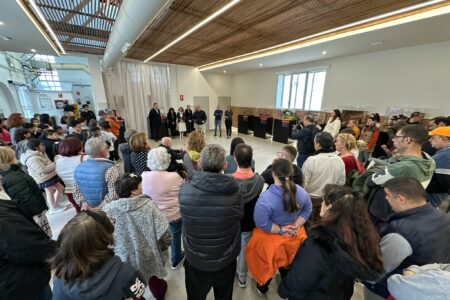 Colegios y asociaciones inician las visitas a la exposición ‘PlastiHistoria de la Música’ en l’Espai Sant Gregori