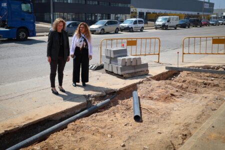 Torrent inicia las obras de asfaltado de la calle Perelló y ampliación del carril bici