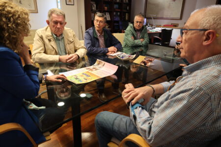 La Cofradía y la alcaldesa animan a engalanar balcones y participar en los actos en honor a la Mare de Déu dels Desamparats