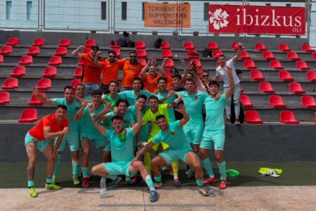 El Torrent CF sigue soñando tras vencer a la SD Ibiza y ya es quinto