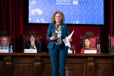 La Universitat de València reconoce al Ayuntamiento de Torrent en el 525 aniversario de su fundación