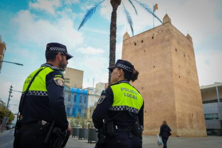 Folgado impulsa la primera fase de la nueva Policía de Barrio en Torrent