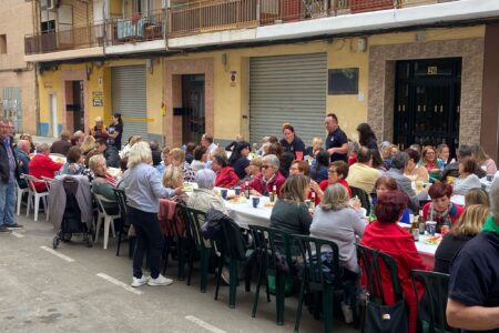 Torrent se llena de arte y alegría con la Feria de Abril de la Asociación Amigos de la Cultura Andaluza