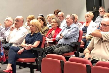 Los socialistas fieles a Ábalos se reúnen en la presentación de un libro en Torrent